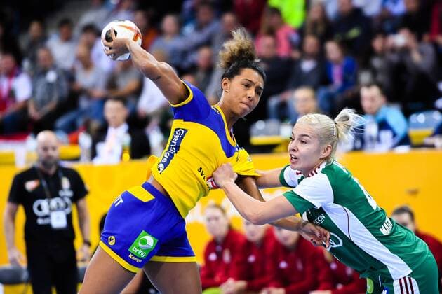 171203 Swedens Jamina Roberts and Hungarys Noemi Hafra during the match between Hungary and Sweden during the World Cups World Cup on December 3, 2017 in Bietigheim Bissingen  Copyright: CARLxSANDIN BB171203CS034