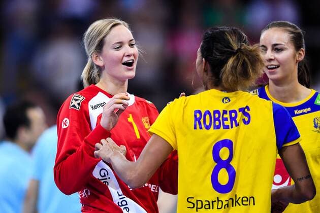 171203 Swedens malady Johanna Bundsen commends Jamina Roberts jubilation after the match between Hungary and Sweden during the World Cups World Cup on December 3, 2017 in Bietigheim Bissingen  Copyright: CARLxSANDIN BB171203CS076