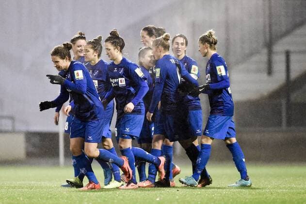 Anne van Bonn SC Sand 7 2 scored from the right 0 2 by penalty Jubel Torjubel goal achievement celebrate the goal goal celebration cheers over the gate Action Action Football DFB Womens Cup Eighth finals 1 FC Cologne SC Sand xmhx