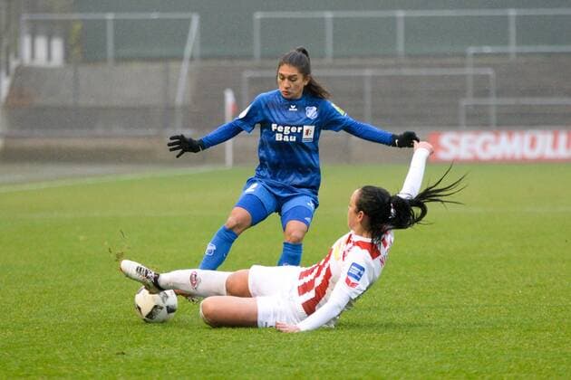 lili Leticia Santos SC Sand 2 Peggy Nietgen 1 FC Köln 21 Duel duel tackle Action Action Football DFB Womens Cup Final Round 1 FC Köln SC Sand xmhx