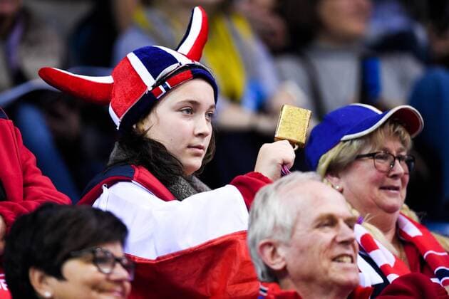 171203 Supporter on the podium in celebrating the match between Argentina and Norway during the World Cup on December 3, 2017 in Bietigheim Bissingen  Copyright: CARLxSANDIN BB171203CS103
