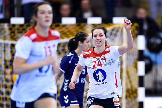 171203 Norways Sanna Charlotte Solberg commends the match between Argentina and Norway during the World Cups World Cup on December 3, 2017 in Bietigheim Bissingen  Copyright: CARLxSANDIN BB171203CS107