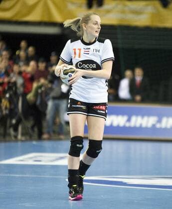 Handball World Cup Womens Preliminary Group D China The Netherlands 15 40 9 20 The Dutch Lynn Knippenborg at the ball Leipzig Saxony Germany
