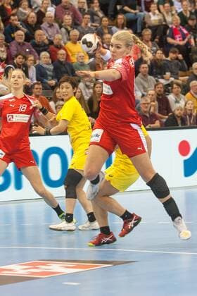 GER IHF World Cup 2017 Japan JPN vs Denmark DEN 03 12 2017 EWE Arena Oldenburg Germany 23 IHF World Championship 2017 Womens first round Group C Japan vs Denmark im Bild Kathrine HEINDAHL DEN 10 Nordphotox xRojahn nph00300