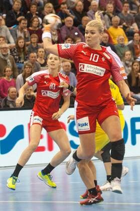 GER IHF World Cup 2017 Japan JPN vs Denmark DEN 03 12 2017 EWE Arena Oldenburg Germany 23 IHF World Championship 2017 Womens first round Group C Japan vs Denmark im Bild Kathrine HEINDAHL DEN 10 Nordphotox xRojahn nph00300