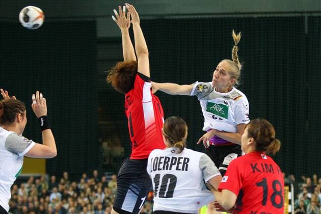 Germany vs Korea South Korea 03 12 2017 23rd IHF Women s Handball World Championship Germany 2017 Preliminary round Group D Germany vs Korea Arena Leipzig Womens Handball World Cup Womens Preliminary Group D Germany vs South Korea Nadja Mansson 21 GER xjkx