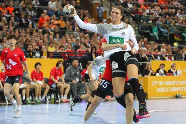 Germany vs Korea South Korea 03 12 2017 23rd IHF Women s Handball World Championship Germany 2017 Preliminary round Group D Germany vs Korea Arena Leipzig Handball World Cup Womens preliminary round Group D Germany vs South Korea Julia Behnke 13 GER xjkx