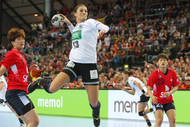 Germany vs Korea South Korea 03 12 2017 23rd IHF Women s Handball World Championship Germany 2017 Preliminary round Group D Germany vs Korea Arena Leipzig Handball World Cup Womens preliminary round Group D Germany vs South Korea Julia Behnke 13 GER xjkx