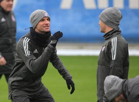 201712004 1 CL Bayern Final training Säbenerstrasse Muenchen Football Sport im Bild Thomas Mueller FCB and Joshua Kimmich FCB