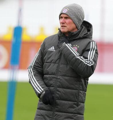 Coach Jupp Heynckes warmly dressed Soccer Bayern Munich 04 12 2017 Training before the CL game against Paris Saint Germain