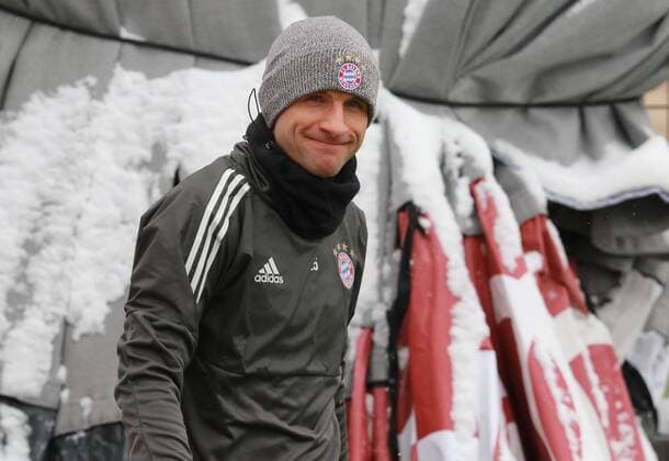 Thomas Müller on his way to training Football FC Bayern München 04 12 2017 Training before the CL match against Paris Saint Germain