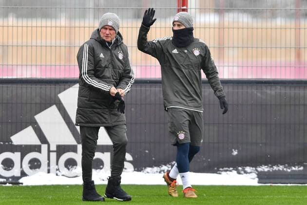 Jupp HEYNCKES coach Bayern Munich with James RODRIGUEZ Bayern Muenchen the dickummummt is final training FC Bayern Muenchen before the Champions League match against Paris St Germain training ground at Saebener Strasse football on 04 12 2017