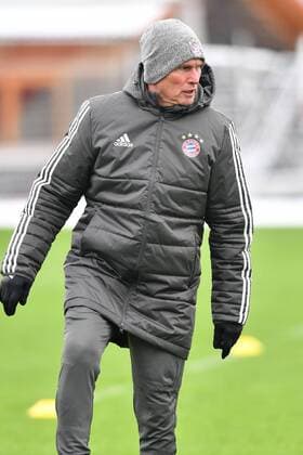 Jupp HEYNCKES Bayern Munich single image truncated single motive half figure half figure final training FC Bayern Muenchen before the Champions League match against Paris St Germain training ground at Saebener Strasse football on 04 12 2017