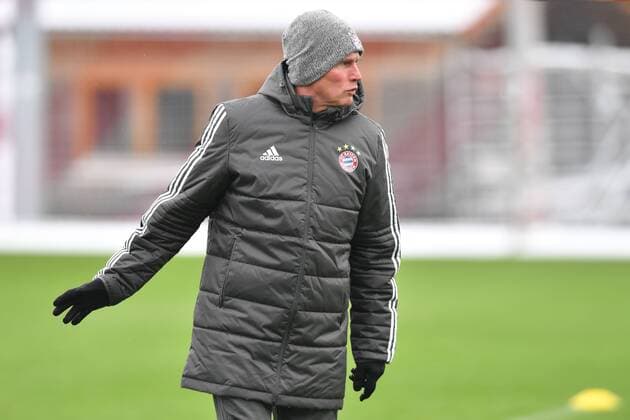 Jupp HEYNCKES Bayern Munich coach gestures gives instructions single image trimmed single motive half figure half figure final training FC Bayern Muenchen before the Champions League match against Paris St Germain training ground at Saebener Strasse football on 04 12 2017