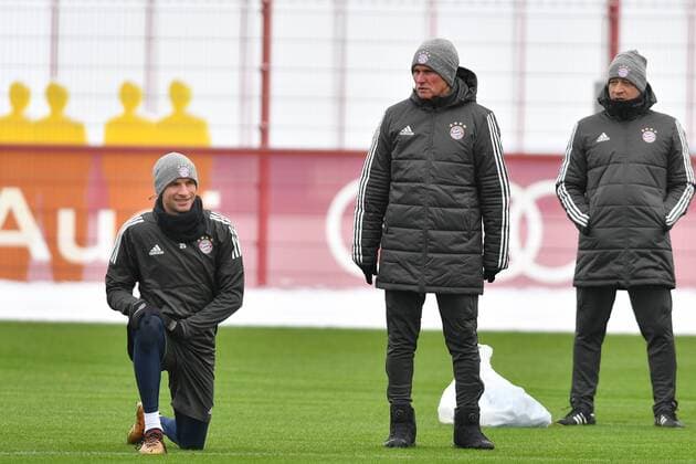 Thomas MUELLER MÜLLER Bayern Munich Jupp HEYNCKES Bayern Munich Final training FC Bayern Muenchen before the Champions League match against Paris St Germain Training ground at Saebener Strasse Football on 04 12 2017