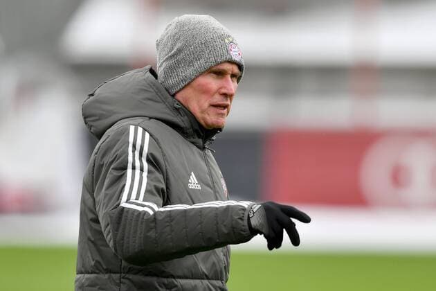 Jupp HEYNCKES Bayern Munich coach gestures gives instructions single image trimmed single motive half figure half figure final training FC Bayern Muenchen before the Champions League match against Paris St Germain training ground at Saebener Strasse football on 04 12 2017