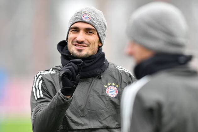 Mats HUMMELS Bayern Muenchen Gestik Action Final training FC Bayern Muenchen before the Champions League match against Paris St Germain Training ground at Saebener Strasse Football on 04 12 2017
