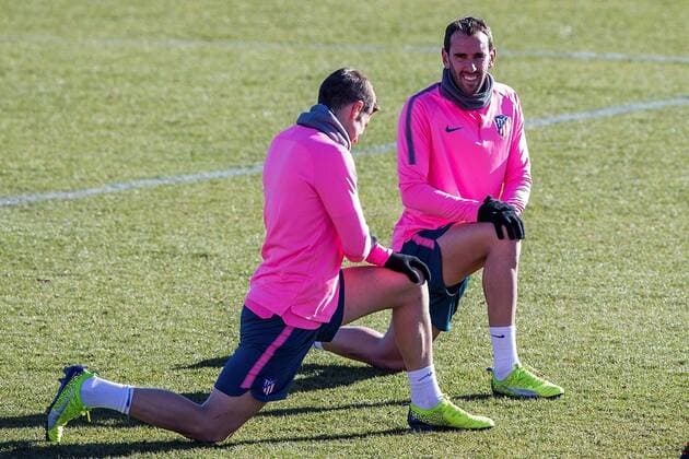 Atletico Madrid s players Gabi Fernandez (L) and Diego Godin take part in a training session at the team s Wanda facilities in Madrid, Spain, on 04 December 2017. Atletico Madrid will face Chelsea in a UEFA Champions League groups stage soccer match on 05 December. Atletico Madrid training session !ACHTUNG: NUR REDAKTIONELLE NUTZUNG!  Copyright: xRodrigoxJimenezx GRAF3440 20171204-636479881691574184