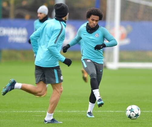 Chelsea Training Session Willian during the Chelsea Training Session at their Training Ground in Cobham, UK. Content Not Available For UK Newspapers Copyright: xSimonxDaelx FIL-11048-0028