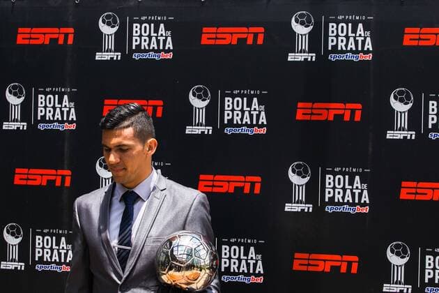 Premio Bola de Prata ESPN SAO PAULO, SP - 04.12.2017: PReMIO BOLA DE PRATA ESPN - Silver Ball Award arrives at its 48th edition this Monday (04) in SP and aims to reward the best athletes of 2017. Emm highlight Fabian Balbuena from Corinthians. (Photo: Tom Vieira Freitas Fotoarena) x1441979x  TomxVieiraxFreitas