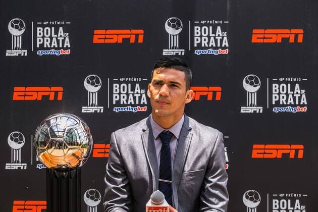 Premio Bola de Prata ESPN SAO PAULO, SP - 04.12.2017: PReMIO BOLA DE PRATA ESPN - Silver Ball Award arrives at its 48th edition this Monday (04) in SP and aims to reward the best athletes of 2017. Emm highlight Fabian Balbuena from Corinthians. (Photo: Tom Vieira Freitas Fotoarena) x1441980x  TomxVieiraxFreitas