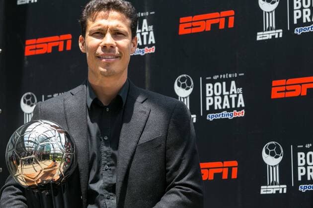 Premio Bola de Prata ESPN SaO PAULO, SP - 04.12.2017: PReMIO BOLA DE PRATA ESPN - Silver Ball Award arrives at its 48th edition this Monday (04) in SP and aims to reward the best athletes of 2017. In the spotlight Hernanes do Sao Paulo. (Photo: Tom Vieira Freitas Fotoarena) x1442053x  TomxVieiraxFreitas