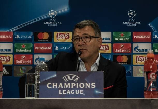 December 4, 2017 - Athens, Greece - Takis Lemonis, head coach of Olympiacos FC, speaks during the Olympiakos FC press conference PK Pressekonferenz on the eve of the UEFA Champions League (Group D) match between Olympiakos FC and Juventus FC at Karaiskaki Stadium, on 4 December 2017 Olympiakos F.C. Press Conference  - ZUMAn230 20171204_zaa_n230_223 Copyright: xDimitrisxLampropoulosx