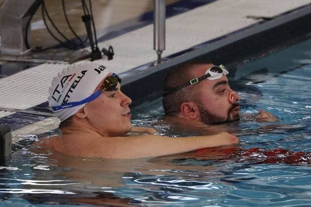 Italian Francesco Bettella (L) and Greek Dimitrios Karypidis compete during the Paralympic Swimming Championships 50 meters individual men s S1 in Mexico City, Mexico, 04 November 2017. Paralympic Swimming Championships in Mexico City !ACHTUNG: NUR REDAKTIONELLE NUTZUNG!  Copyright: xJosexMendezx MEX011 20171204-636480159290387359