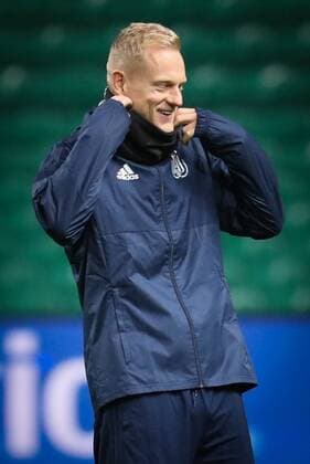 Anderlecht s Olivier Deschacht pictured during a training session of Belgian soccer team RSC Anderlecht, Monday 04 December 2017 in Glasgow, Scotland. Tomorrow Anderlecht is playing the sixth and last game in the group stage of the UEFA Champions League competition against Scottish Celtic Glasgow. VIRGINIExLEFOUR  x05213994x
