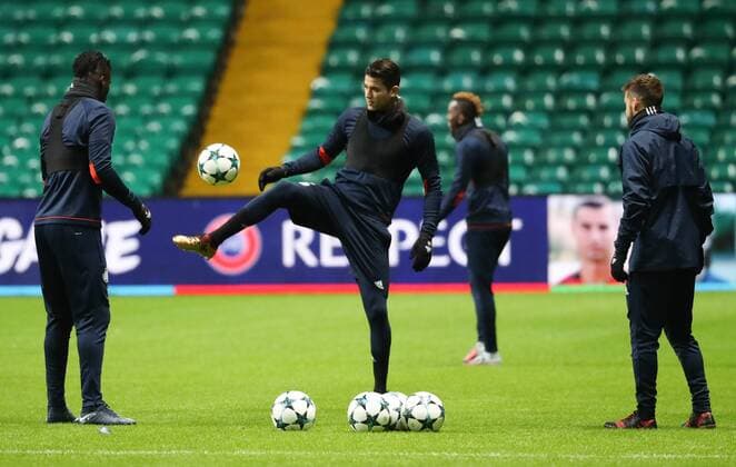 Anderlecht s Kara Mbodji, Anderlecht s Hamdi Harbaoui and Anderlecht s Massimo Bruno pictured during a training session of Belgian soccer team RSC Anderlecht, Monday 04 December 2017 in Glasgow, Scotland. Tomorrow Anderlecht is playing the sixth and last game in the group stage of the UEFA Champions League competition against Scottish Celtic Glasgow. VIRGINIExLEFOUR  x05213995x