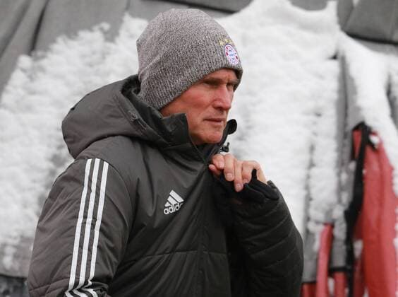 Coach Jupp Heynckes warmly dressed Soccer Bayern Munich 04 12 2017 Training before the CL game against Paris Saint Germain