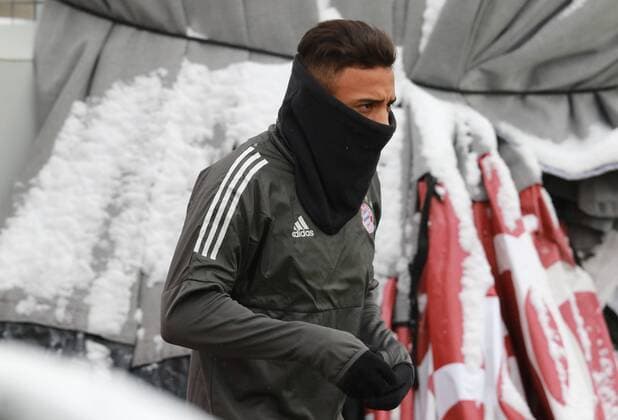 Corentin Tolisso warmly dressed Soccer FC Bayern Munich 04 12 2017 Training before the CL game against Paris Saint Germain