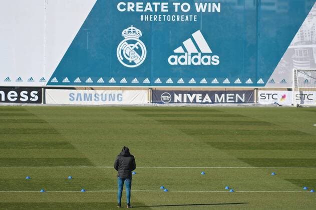 Real Madrid Training Real Madrid manager Zinedine Zidane during training at Ciudad Deportiva de Majadahonda, Madrid Content Not Available For UK Newspapers Copyright: xKristianxKanex FIL-11057-0012
