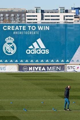 Real Madrid Training Real Madrid manager Zinedine Zidane during training at Ciudad Deportiva de Majadahonda, Madrid Content Not Available For UK Newspapers Copyright: xKristianxKanex FIL-11057-0013