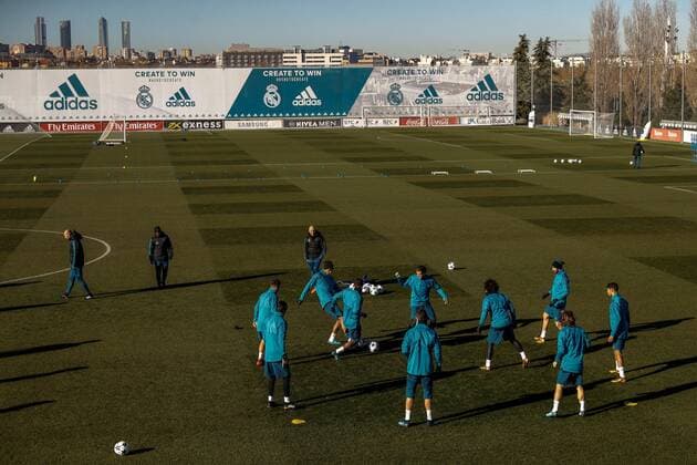 Real Madrid s players take part in a training session at the team s Valdebebas facilities in Madrid, Spain, on 05 December 2017. Real Madrid will face Borussia Dortmund in a UEFA Champions League groups stage soccer match on 06 December. Real Madrid training session !ACHTUNG: NUR REDAKTIONELLE NUTZUNG!  Copyright: xEMILIOxNARANJOx GRAF4219 20171205-636480734754321169