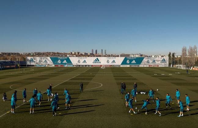 Real Madrid s players take part in a training session at the team s Valdebebas facilities in Madrid, Spain, on 05 December 2017. Real Madrid will face Borussia Dortmund in a UEFA Champions League groups stage soccer match on 06 December. Real Madrid training session !ACHTUNG: NUR REDAKTIONELLE NUTZUNG!  Copyright: xEMILIOxNARANJOx GRAF4218 20171205-636480734798460962