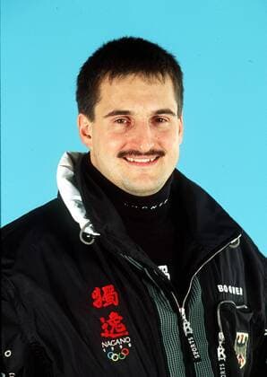 Georg Hackl Rennrodeln. Olympia 1998 in Nagano 08.02.1998. Erfolgreichster deutscher Rodler. Portrait lächelnd. , Nagano Japan *** Georg Hackl Luge Olympic Games 1998 in Nagano 08 02 1998 Most successful German sledger Portrait smiling Nagano Japan