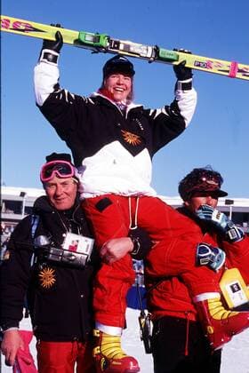 Katja Seizinger Ski Alpin. Olympia 1994 in Lillehammer 15.02.1994. Goldmedaille in der Abfahrt. Portrait Jubel. , Lillehammer Norwegen *** Katja Seizinger Ski Alpin Olympia 1994 in Lillehammer 15 02 1994 Gold medal in the descent Portrait Jubel Lillehammer Norway