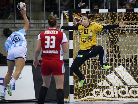 05 12 2017 Germany Bietigheim Handball Womens World Cup International Friendlies Hungary vs Argentina v L Macarena Sans ARG Goalkeeper Blanka Biro HUN