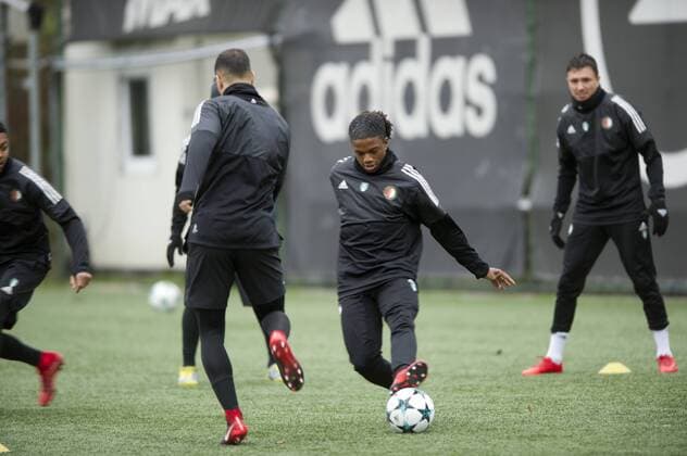 05-12-2017 VOETBAL: TRAINING FEYENOORD: ROTTERDAM Overzicht Foto: SCS Michel Utrecht xVIxVIxImagesx xSoenarxChamidxsportfotografiexIVx 9491992