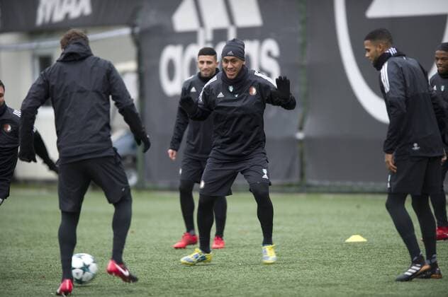 05-12-2017 VOETBAL: TRAINING FEYENOORD: ROTTERDAM Renato Tapia (Feyenoord) Foto: SCS Michel Utrecht xVIxVIxImagesx xSoenarxChamidxsportfotografiexIVx 9492001