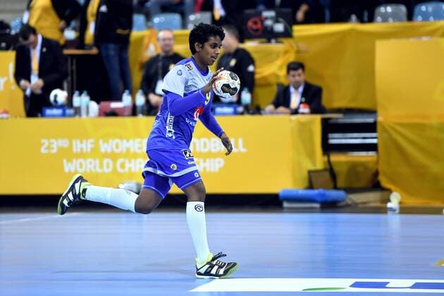 171205 Swedens Loui Sand warms up for the match between Sweden and the Czech Republic during the World Cup on December 5, 2017 in Bietigheim Bissingen  Copyright: CARLxSANDIN BB171205CS004