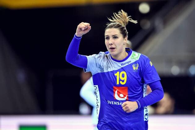 171205 Swedens Anna Lagerquist celebrates the match between Sweden and the Czech Republic during the World Cup on December 5, 2017 in Bietigheim Bissingen  Copyright: CARLxSANDIN BB171205CS014