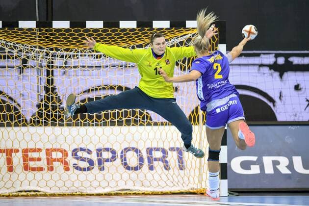 171205 Czech Republics Lucie Satrapova and Swedens Ulrika Toft Hansen during the match between Sweden and the Czech Republic during the World Cups World Cup on December 5, 2017 in Bietigheim Bissingen  Copyright: CARLxSANDIN BB171205CS025