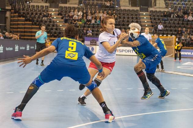 GER IHF World Cup 2017 Russia RUS vs Brazil BRA 03 12 2017 EWE Arena Oldenburg Germany 23 IHF World Championship 2017 Womens first round Group C Japan vs Denmark in the picture Samira ROCHA Brazil 4 Ana Paula BELO Brazil 9 Anna VYAKHIREVA RUS 13 Nordphotox xRojahn nph00300