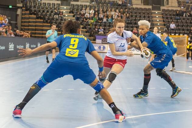 GER IHF World Cup 2017 Russia RUS vs Brazil BRA 03 12 2017 EWE Arena Oldenburg Germany 23 IHF World Championship 2017 Womens first round Group C Japan vs Denmark in the picture Samira ROCHA Brazil 4 Ana Paula BELO Brazil 9 Anna VYAKHIREVA RUS 13 Nordphotox xRojahn nph00300