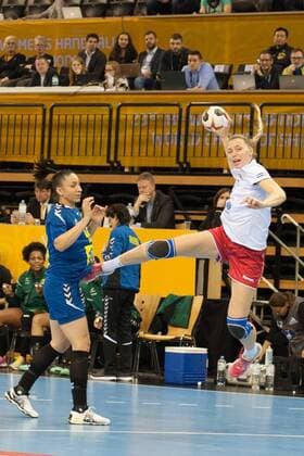 GER IHF World Championship 2017 Russia RUS vs Brazil BRA 03 12 2017 EWE Arena Oldenburg Germany 23 IHF World Championship 2017 Womens first round Group C Japan vs Denmark Pictured Patricia MACHADO Brazil 49 Polina VEDEKHINA RUS 27 Nordphotox xRojahn nph00300
