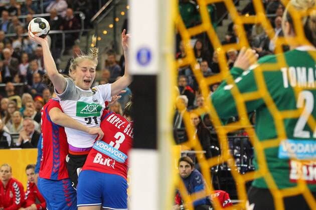 Germany vs Serbia Serbia 05 12 2017 23rd IHF Women s Handball World Championship Germany 2017 Preliminary Round Group D Germany vs Serbia Arena Leipzig Womens Handball World Cup Womens Preliminary Group D Germany vs Serbia Picture Nadja Mansson 21 GER xjkx