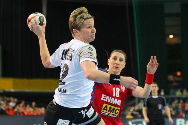 Germany vs Serbia Serbia 05 12 2017 23rd IHF Women s Handball World Championship Germany 2017 Preliminary Round Group D Germany vs Serbia Arena Leipzig Womens Handball World Cup Womens Preliminary Group D Germany vs Serbia Pictured Friederike Gubernatis 42 GER xjkx