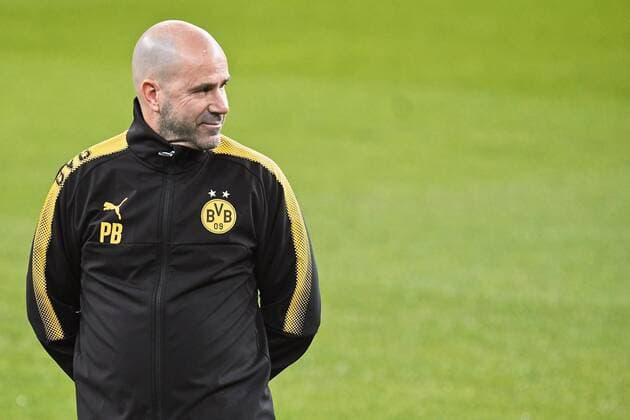 Borussia Dortmund Training Borussia Dortmund manager Peter Bosz during training at the Estadio Santiago Bernabeu, Madrid Content Not Available For UK Newspapers Copyright: xKristianxKanex FIL-11056-0001